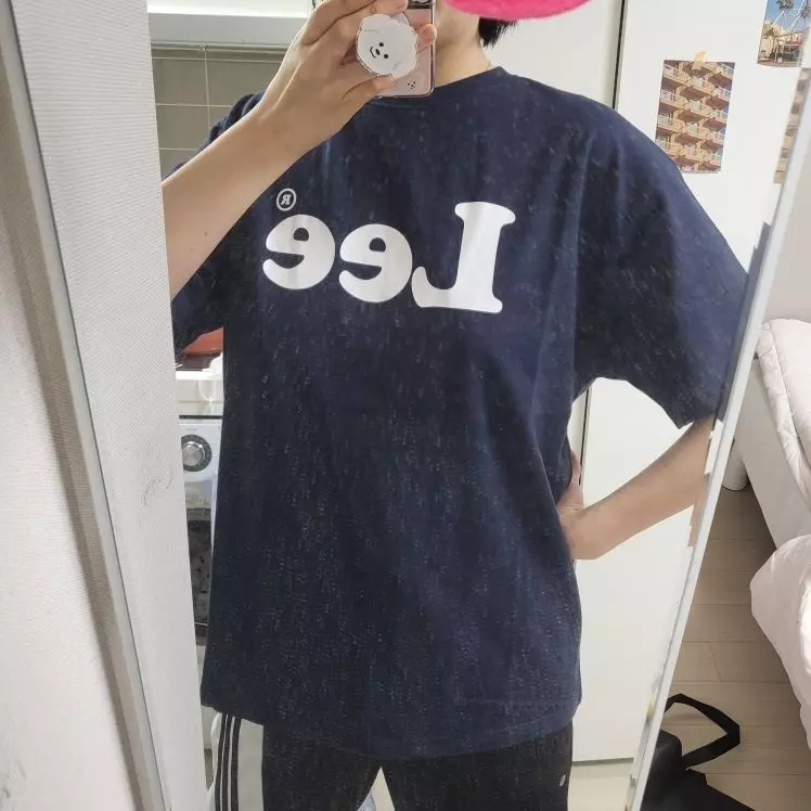 색감은 똑가타요 옷이 핏이 낙낙하이 조아요 한치수 크게 햇어도 됫을듯합니됴엉ㅇㅇ