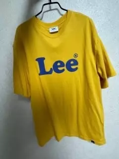 시원한 색감이라 오버하게 입으려고 크게 샀어요.