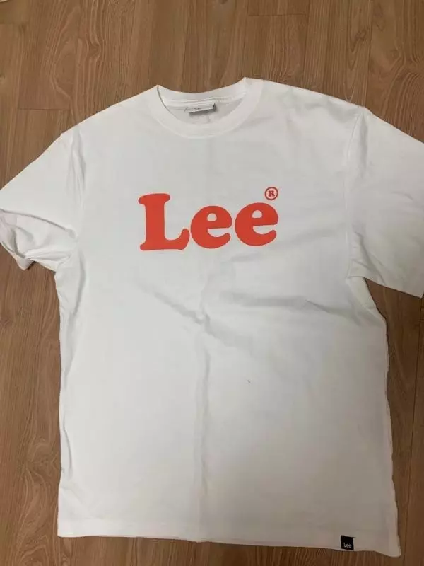 s사이즈 품절되서 m사이즈로 샀는데 꽤나 커서 다음엔 꼭 s로 사려구요 그래도 옷 마음