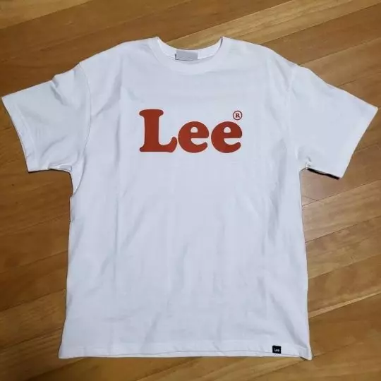 Lee 티셔츠는 처음 사보는데 s사이드 넉넉하고 좋아요