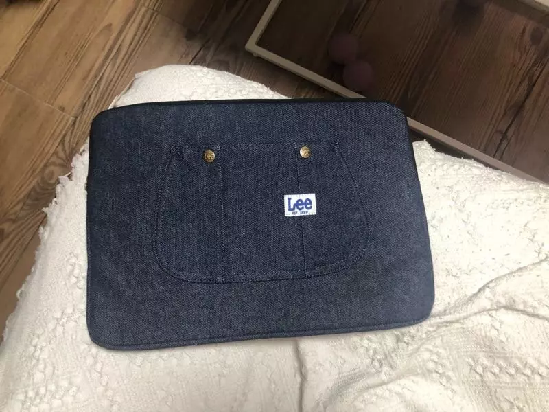 너무너무 이뻐요 정말 기다리고 기다려서 한 달만에 받은거같은데 좋네요