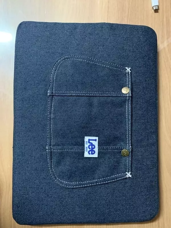 진짜 개이뻐요. 여자친구랑 같이 샀는데 카메라가 실물을 못 담습니다… 고민하고 계신