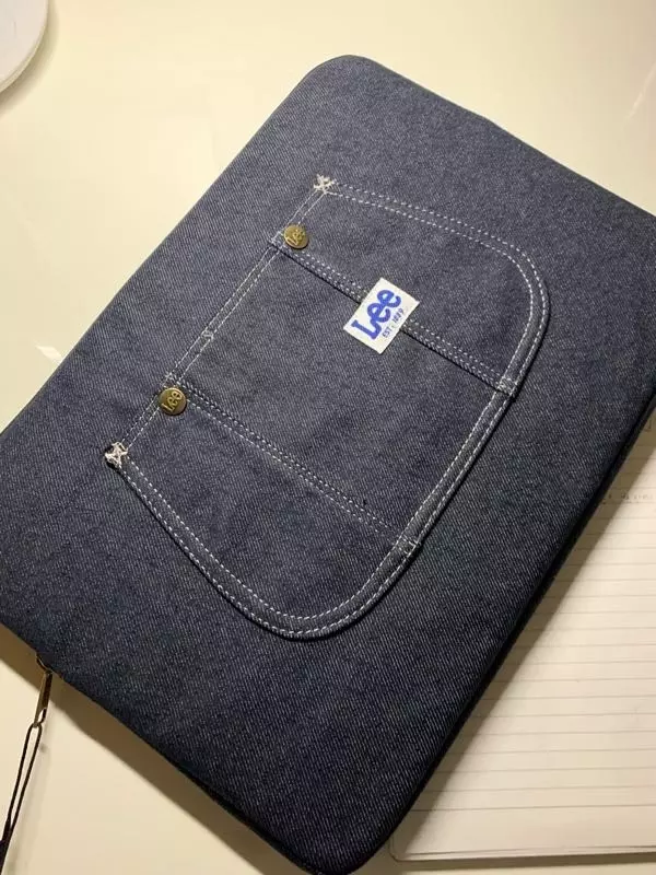 그램 15인치 넣으면 완전 딱! 맞아요 마우스랑 충전기까지는 못 넣을 것 같은데 너무 예