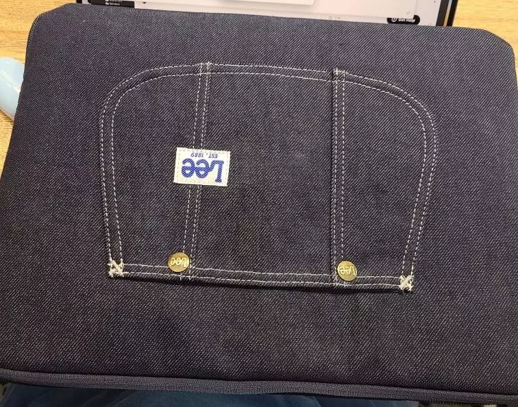 14인치 맥북 쓰고 있고 이 제품은 14인치나 15인치이에 특화된거 같아요! 16이면 쪼오끔