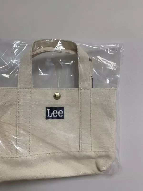 배송도 빠르게 오고 너무 귀엽네요 예쁘게 잘 쓰겠습니다