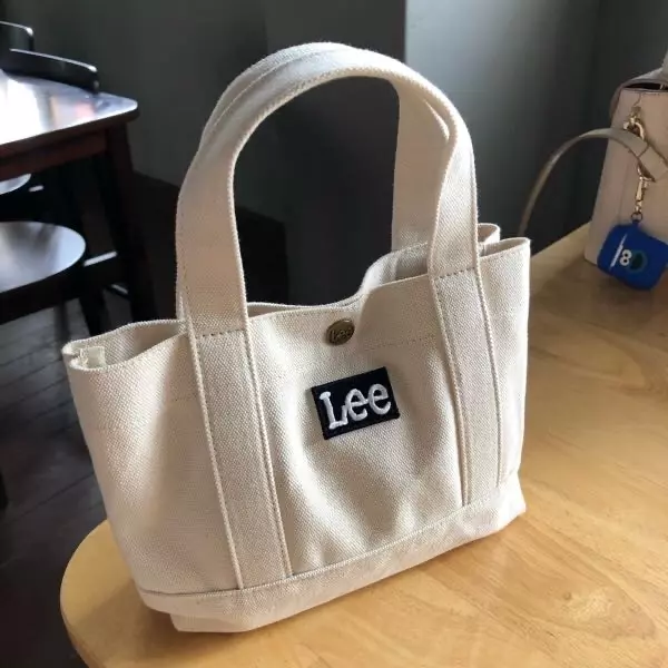 귀여움에 반해서 샀다가 실제로 받아보고 더 귀여워서 죽음ㅇ-<-<