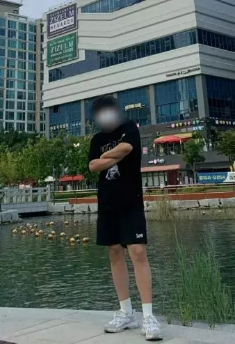 얇아서 입기 좋은데 운동용으로 입기 보다는 편하게 입으면 좋아요