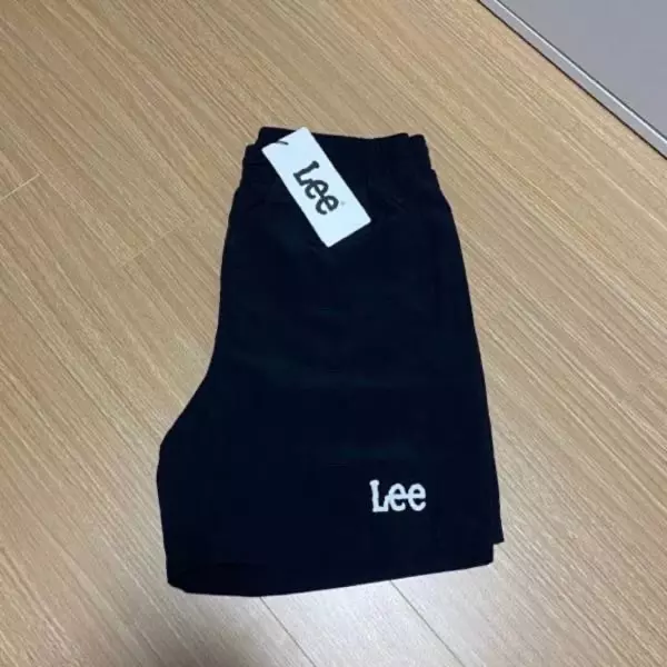 친구한테 선물해줬는데, 길이도 짧지도 않고 딱 적당한 길이에다가 일단 기본이러 입기