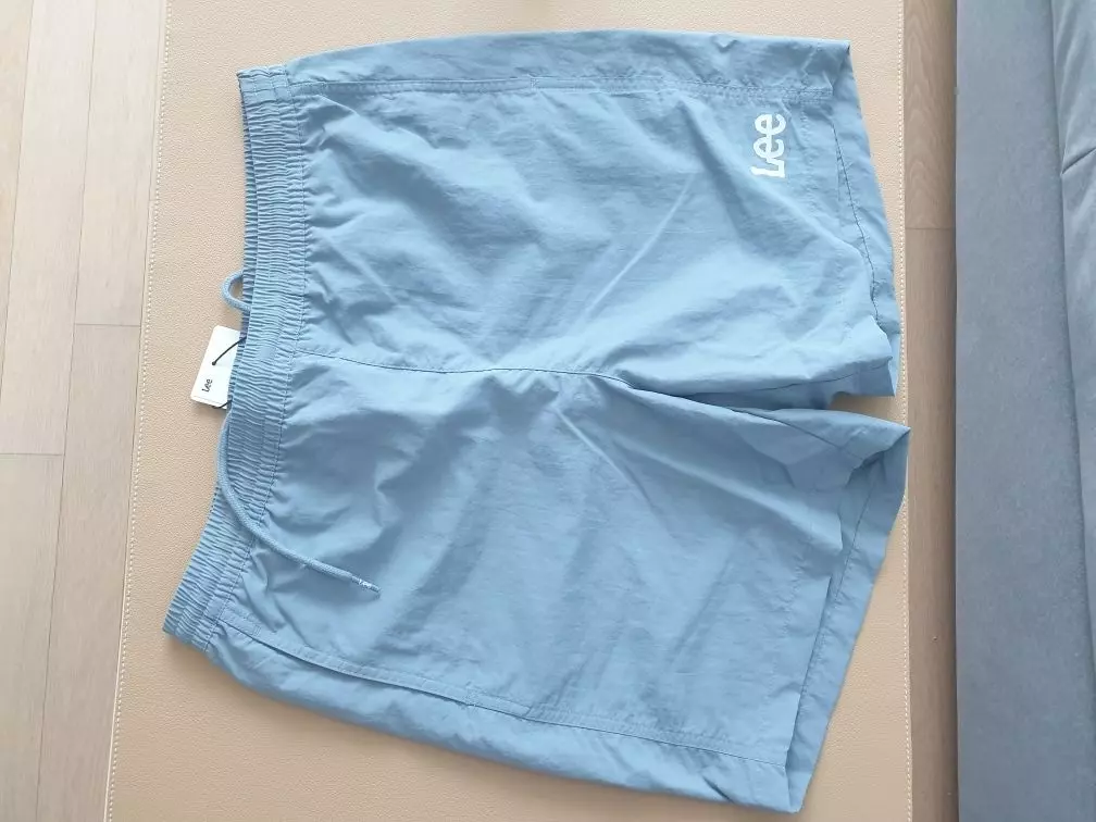 허리 밴딩인거를 가만하고 사야할듯 통도 크고 저한테는 조금 오버사이즈네요.색감이나