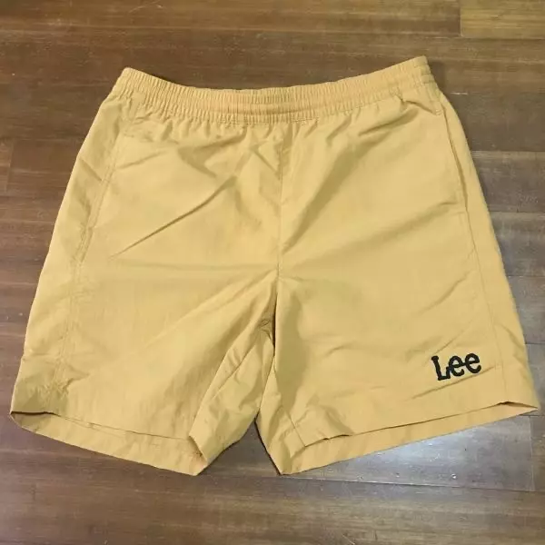 쨍한 노랑색 기대했는데 흐릿한 겨자색이어서 조금 실망했어요 ㅠㅠ 그치만 편하게 입기