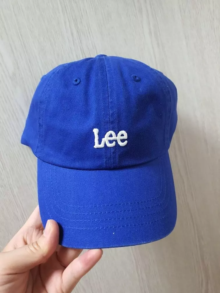 색상이 선명해서 로고랑 대비가 빡되어서 좋아요