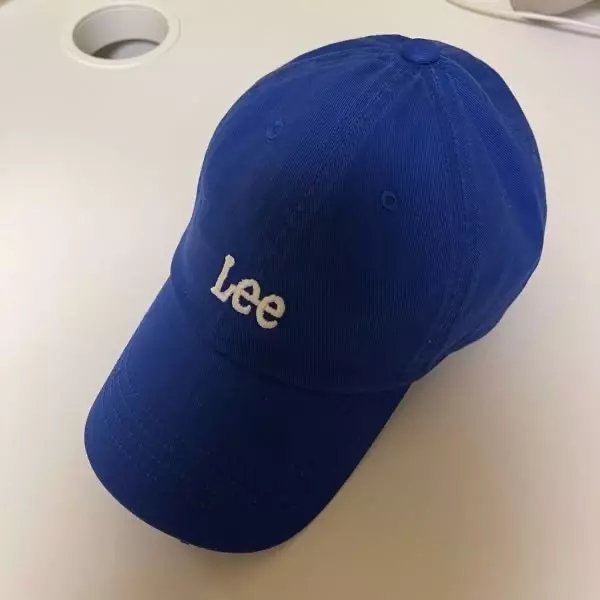 모자가 많이 얇아요! 생각했던 핏은 아니었지만 그래도 무난합니다 ㅎㅎ