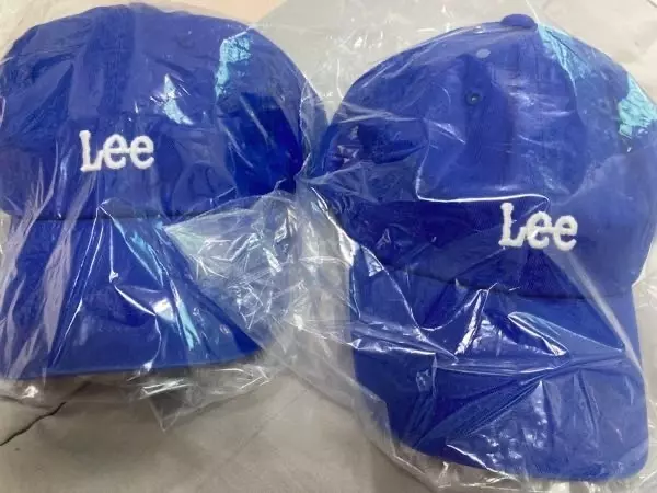 여자친구랑 커플모자로 구매했는데 너무이뻐용