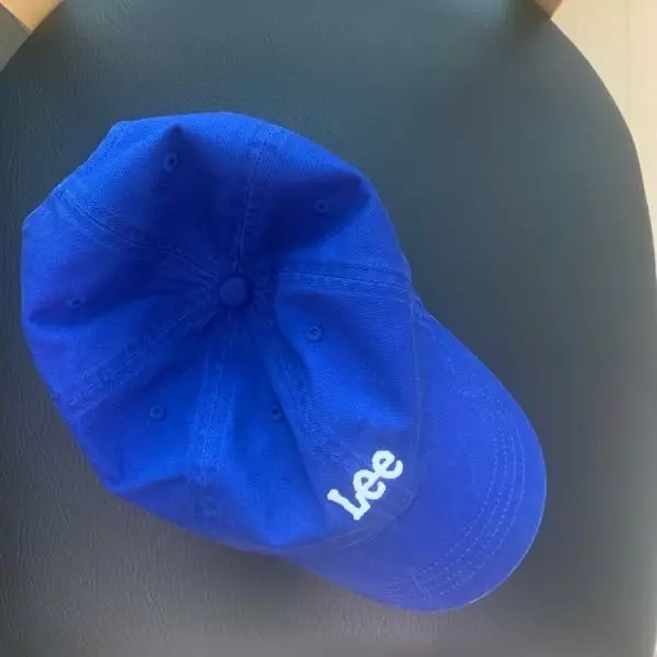 색깔이 너무 이뻐요 찐 파랑이라서 쨍해서 더 이쁜거 같아요 !