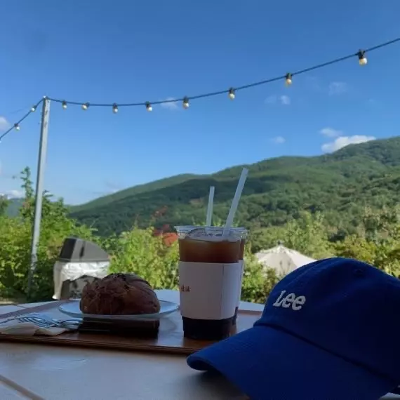 너무 예뻐용 고민은 사치 진짜 후회 안해요 원래 모자 써보고 사는 편인데 급해서 샀는