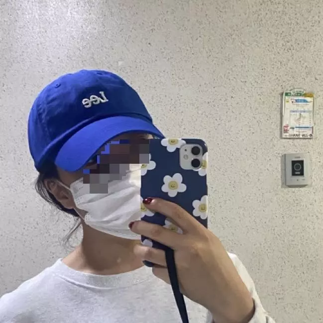 요즘 모자 자주 쓰고 다녀서 이것만 쓰고 다녀요! 예뻐요