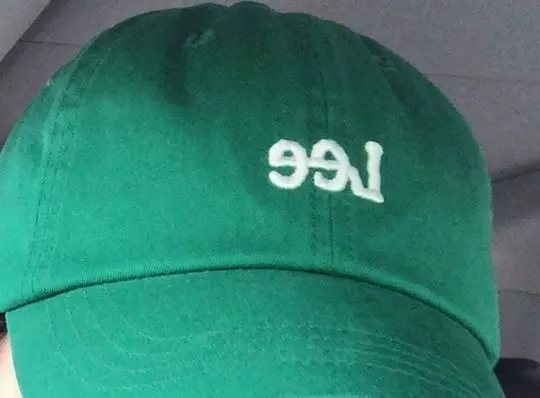 쨍한 초록 모자 찾고 있었는데 딱 발견해서 바로 구매했어요 시원한 초록색이라 여름에