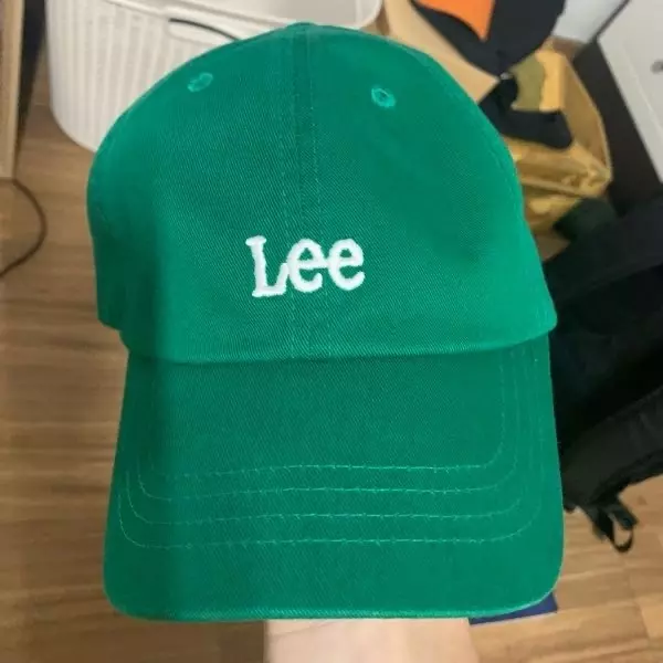 모자 배송이 굉장히 빨라서 좋았어요. 데일리로 활용 갑입니다!!