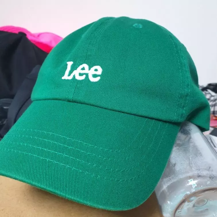 흔치 않은 색깔이라 더 마음에 들어요초록색 짱예뿜