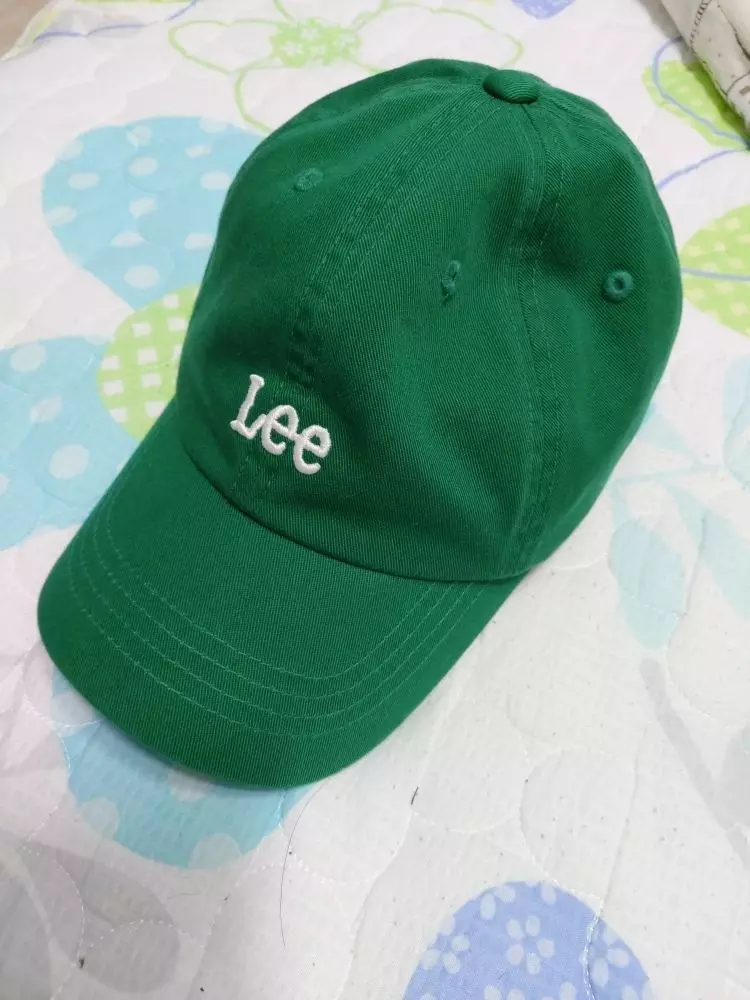 색감이 너무 만족스럽습니다. 쨍한 색감이라서 포인트 주기에도 아주 좋아요.