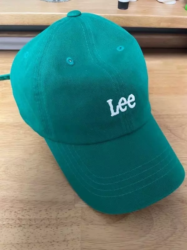 친구선물로 사줬능데 너무좋아하고 핏도 예뻐요