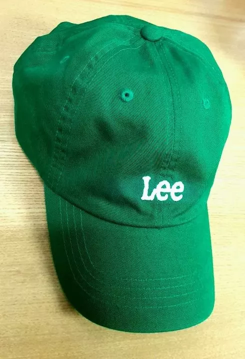 다른 브랜드와 비교 후 결정했는데 역쉬....너누 이뻐요 ㅠㅠ 쨍한 초록컬러예요~~쓰면