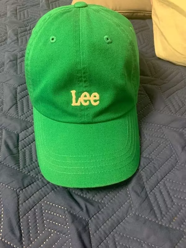 포인트로 너어무 이쁘네욤 ㅎㅎ근데 좀 딴딴하짘 않은듯. 색감은 사진이 좀 노랗게나왓