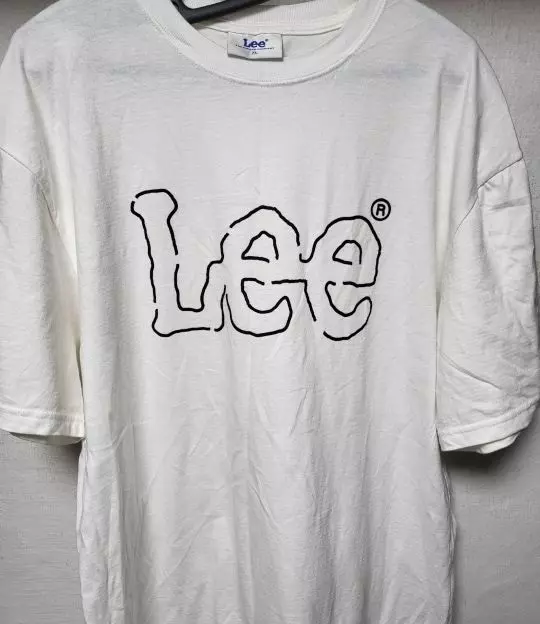 여기브랜드 옷 처음 사보는데 깔끔하고 이쁘네요