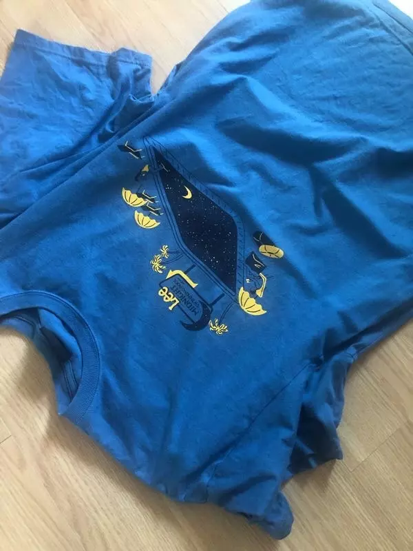 잘 맞습니다 앞판 프린트가 포인트되서 밋밋하지않아오