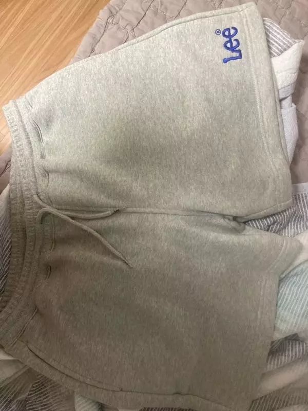 아 진짜 너무 귀여워요 바지 통이 좀 많이 크긴한데 그래서 더 귀여워용