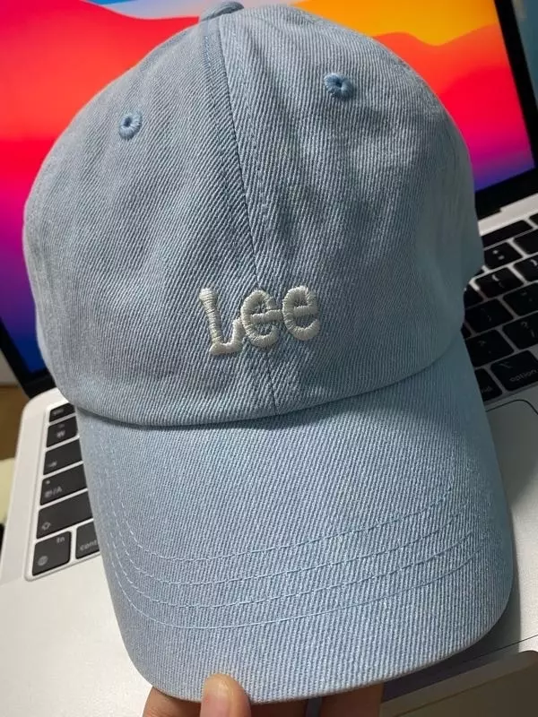 머리큰편인데 커요 소두는 고민하시고 결정하세요!비교하면 Mlb모자쓰면 얼굴 튀나오고