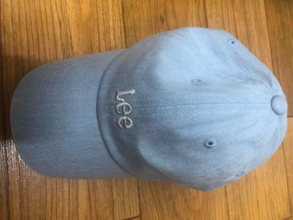 사진엔 잘 안 담겼지만 예쁜 연청색이 너무 너무 예쁜 모자입니다!!