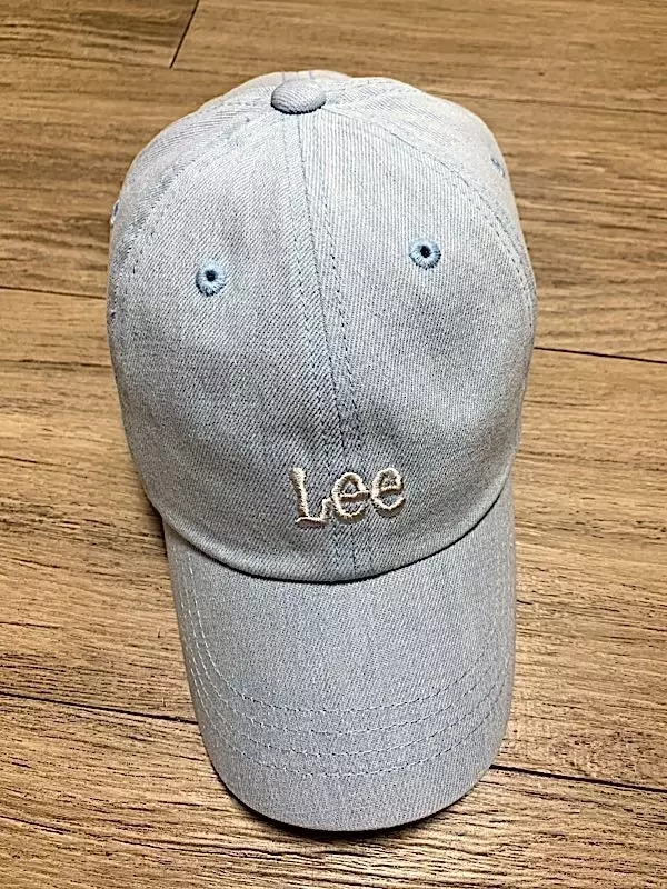 밝은색 모자는 처음 도전해봤는데 너무 예뻐요흰티 입고 쓰면 딱일듯