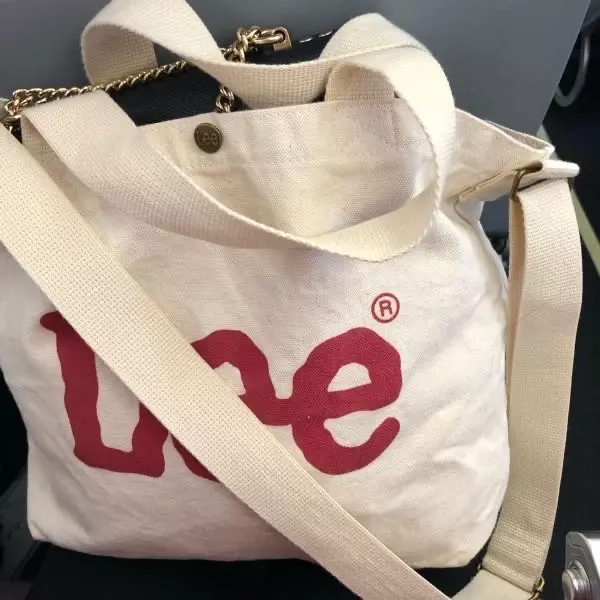 사이즈 클 줄 알았는데 생각보다 아담했어요. 오히려 좋아.. 잘 사용하구 있습니다