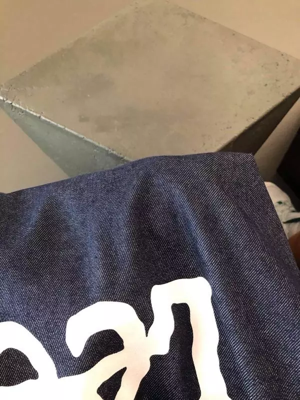 공간 넉넉색 선명물건 책이나 좀 큼지막한거 들고다닐거면 ㅊ ㅊ자잘자잘한거 들고다니