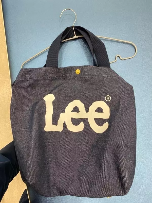 사이즈 딱 원하던거예요! 근데 밑에가 좀 단단했으면 좋았겠는데 그냥천이네요 그거 외