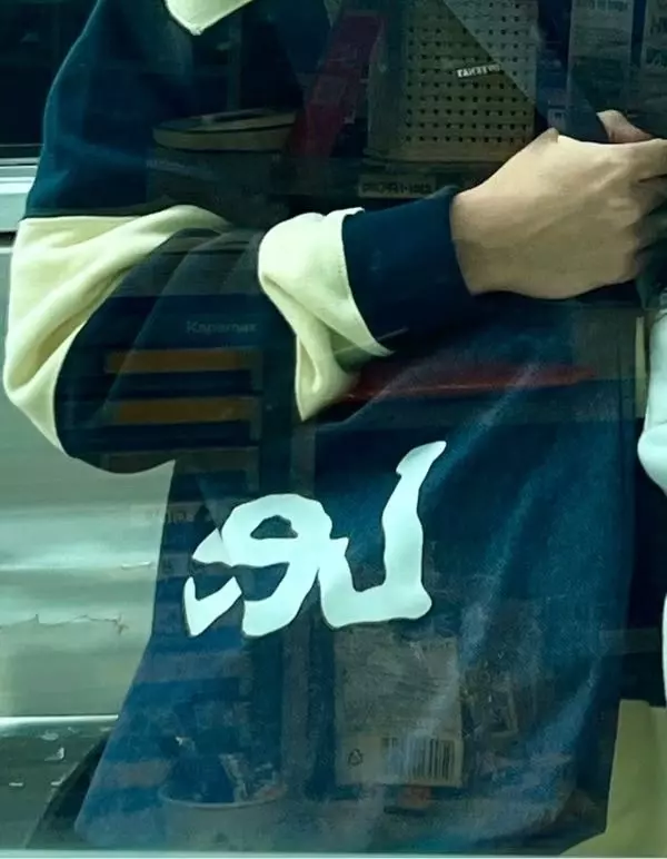 예뻐요! 크로스로도 멜 수 있고 그냥 옆으로도 멜 수 있고 ~~굿굿