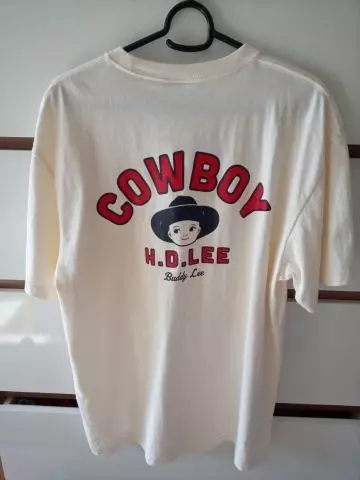 사이즈 오버핏으로 크고 적당해요뒷프린트도 예쁘고 만족합니다