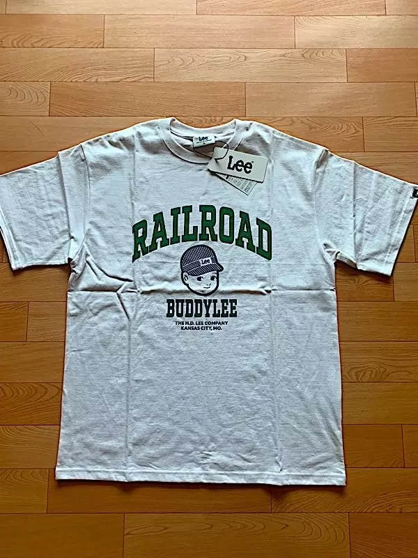 디자인도 너무 예쁘고 촉감도 좋네요원마일 룩으로 편하게 입기 좋을 거 같아요