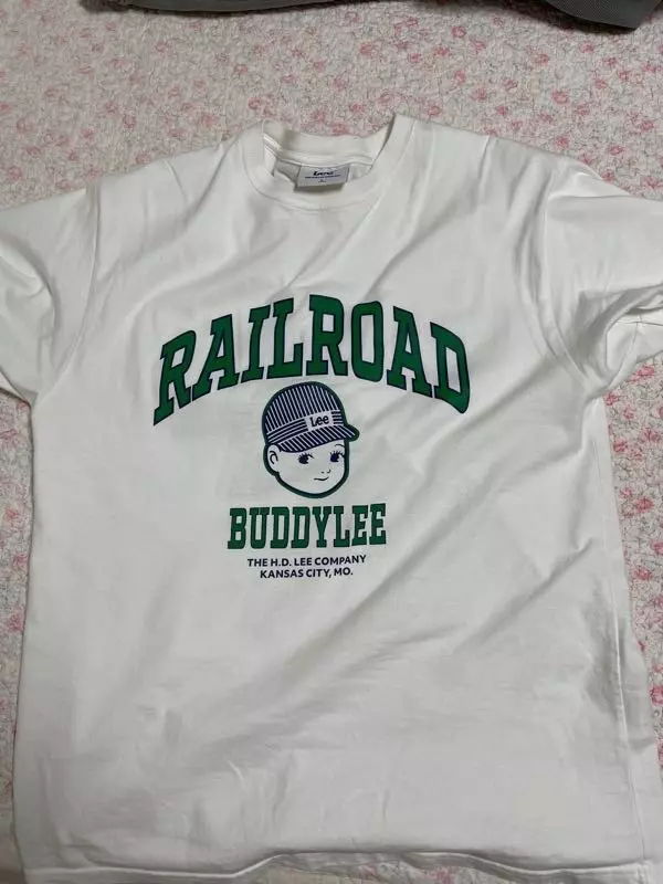 재질이 너무 좋습니다 레이어드해서 입기도 좋습니다