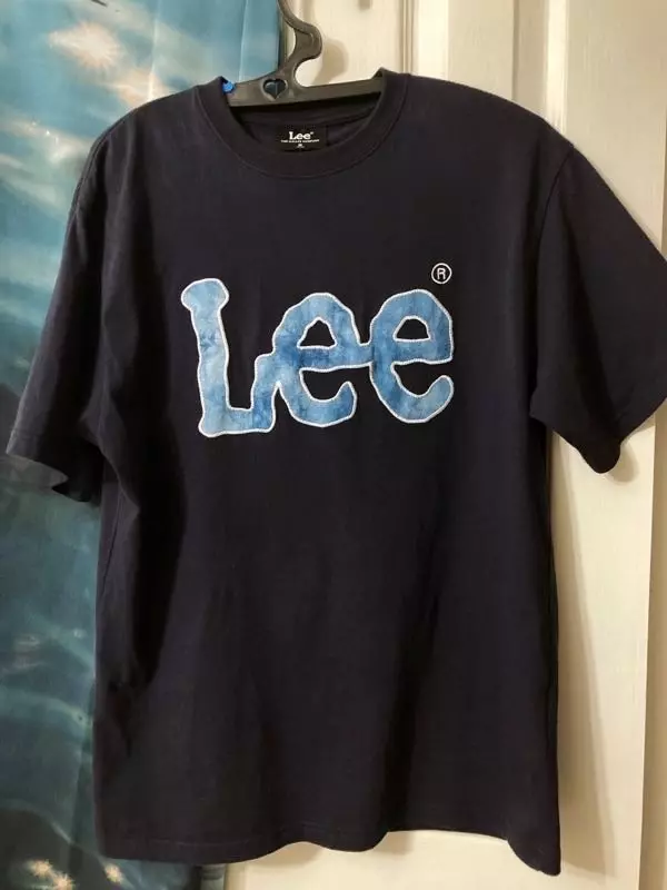 데일리룩으로 엄청 잘 입고 다녀요. 흔하지 않아서 좋아용