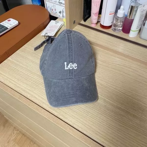 색상은 살짝 푸른빛도 들고 피그먼트 느낌이라 포인트 주기도 좋고 너무 예쁩니다 ㅠㅠ