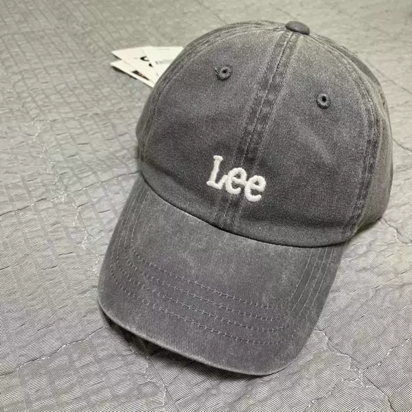 색감이 너무 마음에 들어요! 차콜색 사고 싶어서 엄청 찾다가 기다려서 받았는데 너무 