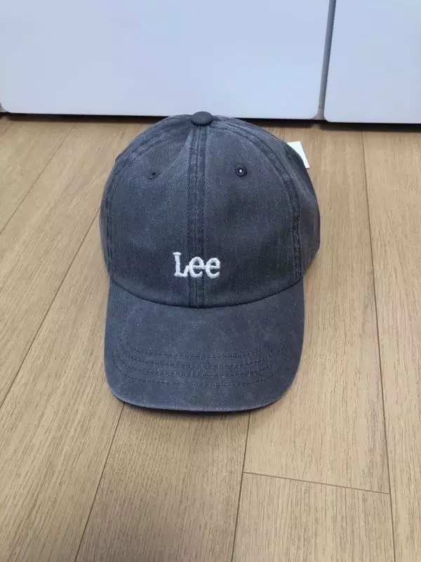 이쁩니다 스트릿 감성이 나는 색상이에요 굿굿 잘 쓰겠습니당