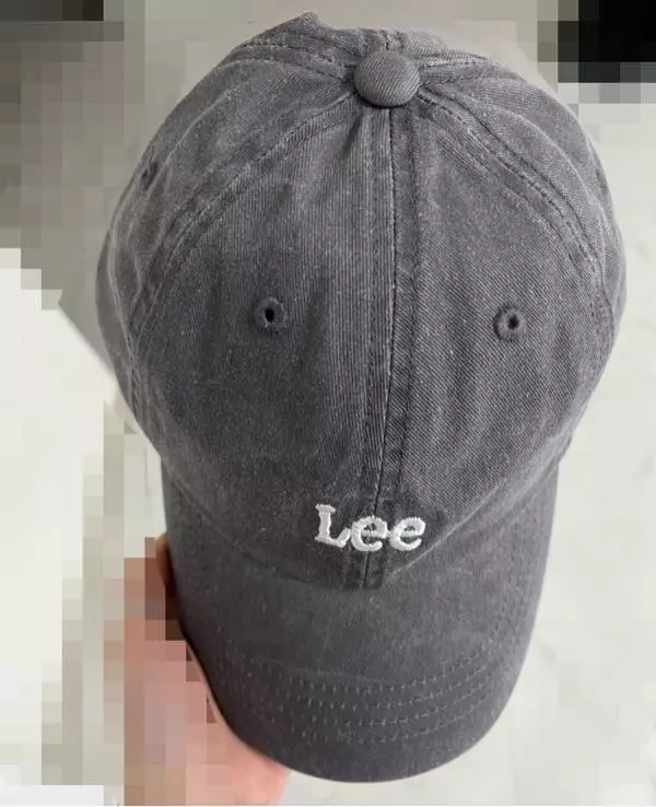 흑청색이라서 포인트 주기 좋고 스타일리쉬해보여요! 사이즈도 잘 맞습니당