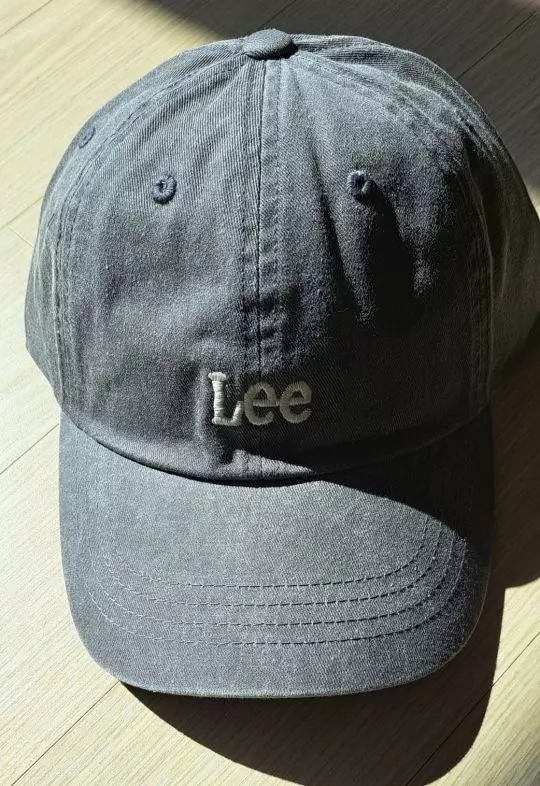 색상  예쁘네요핏도 괜찮고 만족합니다 잘쓸께요