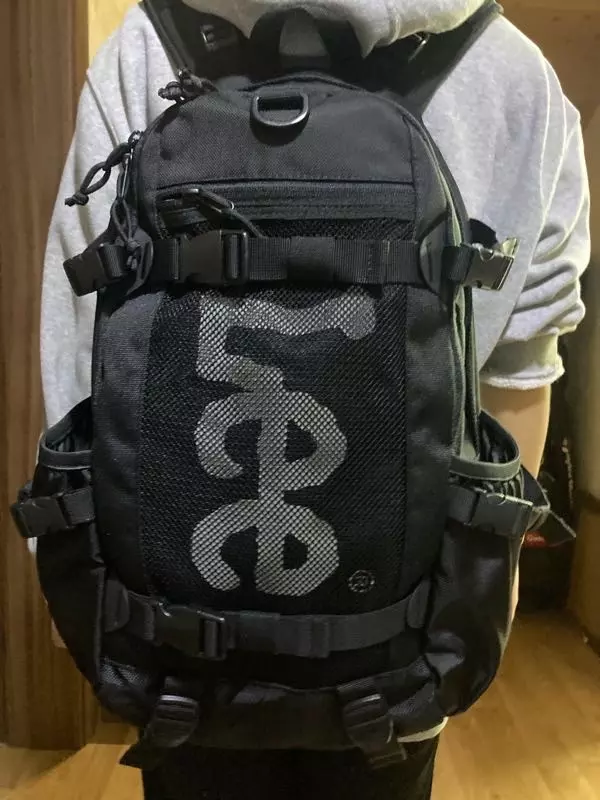 Lee 브랜드를 좋아해서 가방을 샀는데 수납공간도 넉넉하고 좋은 것 같아요