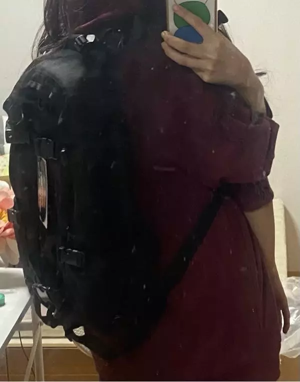 노트북이 좀 많이 큰 사이즈라서 큰 가장 찾고있었는데 노트북도 딱 들어가고 리 브랜드