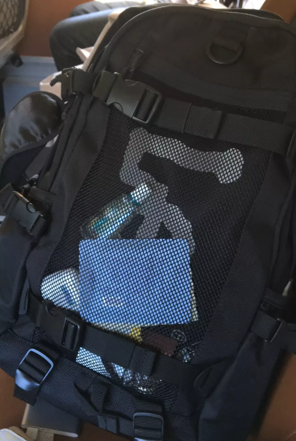 생각보단 살짝 작았는데 또 들어갈 건 다 들어가요귀염하고 또 이쁜 거 같아요 겹치기 