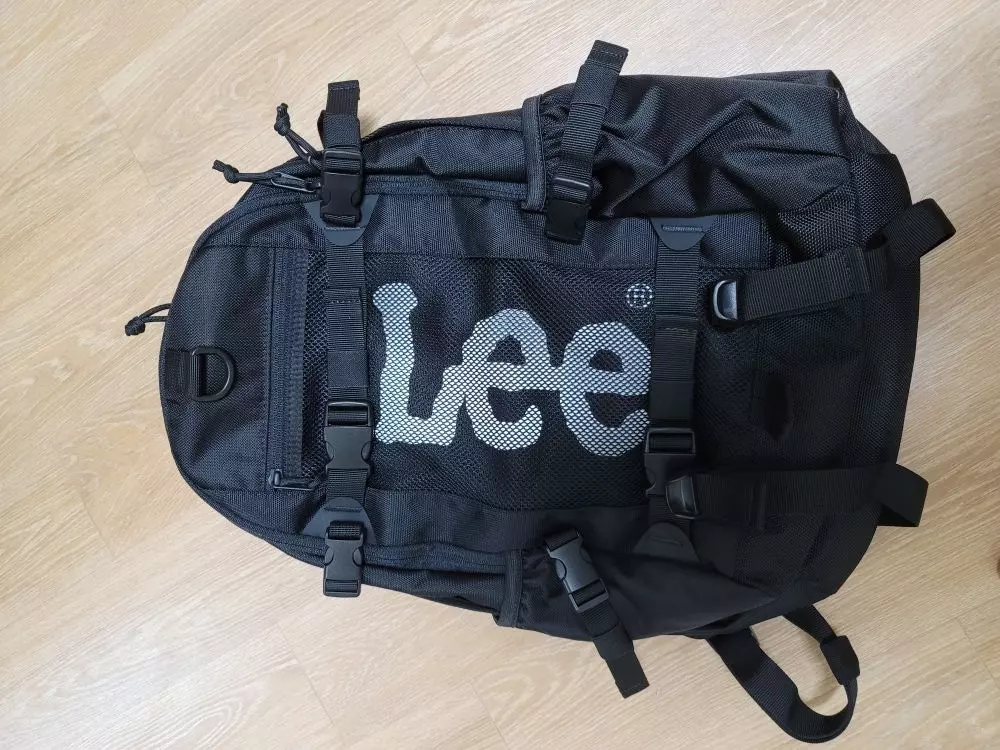 튼튼하고 수납공간도 충분함 디자인도 귀옂슺니다!!